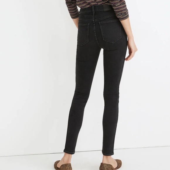 Madewell Denim - Madewell 10" High-Rise Skinny Jeans in Robert Wash Button-Front Edition Size 27